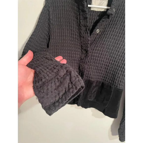 Mod-o-doc Black Waffle Knit and Velvet Casual Lightweight Jacket - Picture 5 of 10